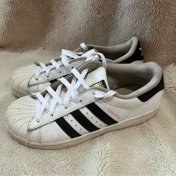 Adidas Superstar Classic Shell Toe Sneakers - Picture 7 of 8